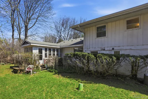 $449,000 | 26 Lauretta Drive, Highland, NY 12528