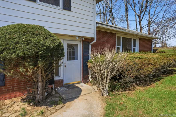 $449,000 | 26 Lauretta Drive, Highland, NY 12528