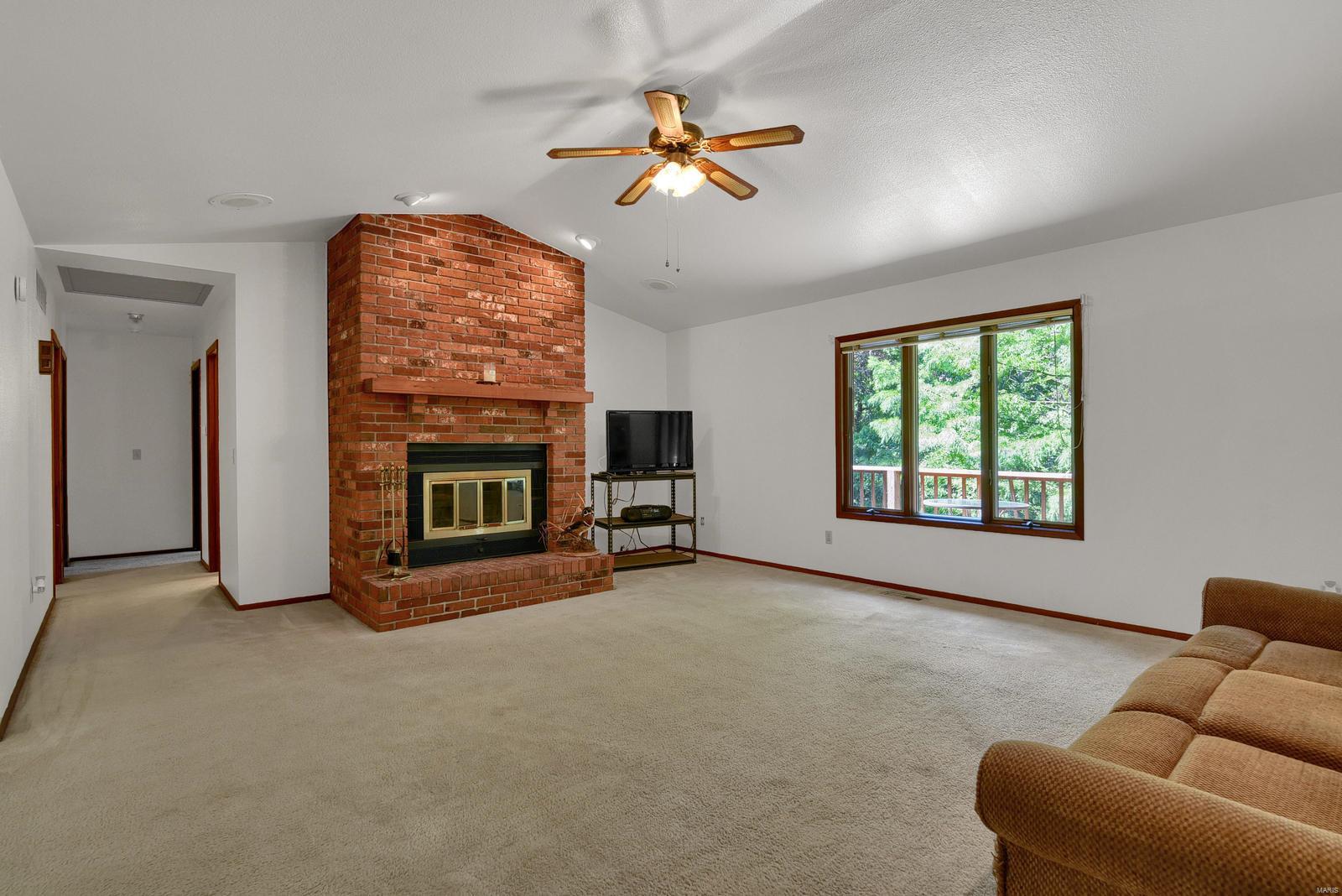 8627 Goshen Road Edwardsville, IL 62025 - Photo 3 of 18