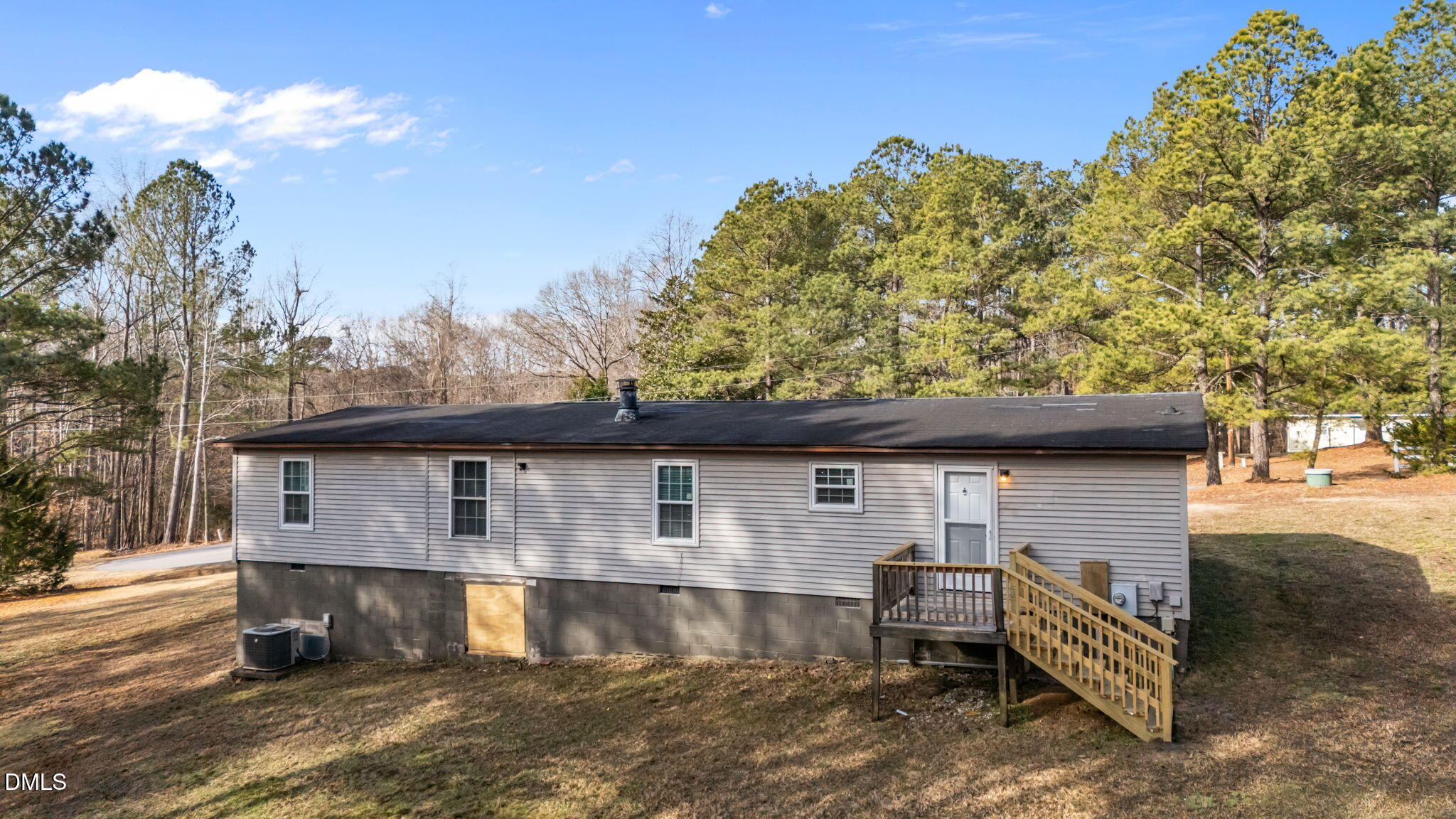 91 Pine Ridge Road Henderson, NC 27537 - Photo 4 of 50 6-web-or-mls-06-DJI_20260217094248_0008_