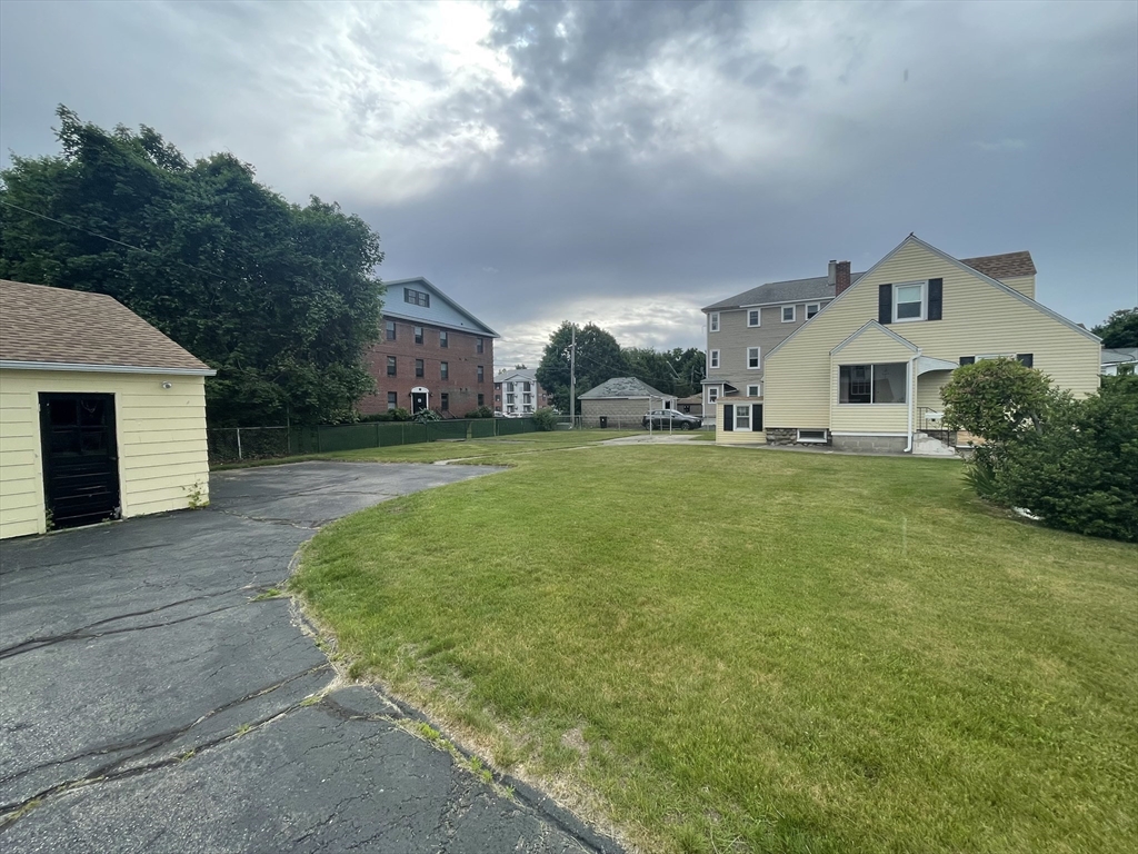 19 Atlanta Street, Unit 1 Worcester, MA 01604 - Photo 17 of 18