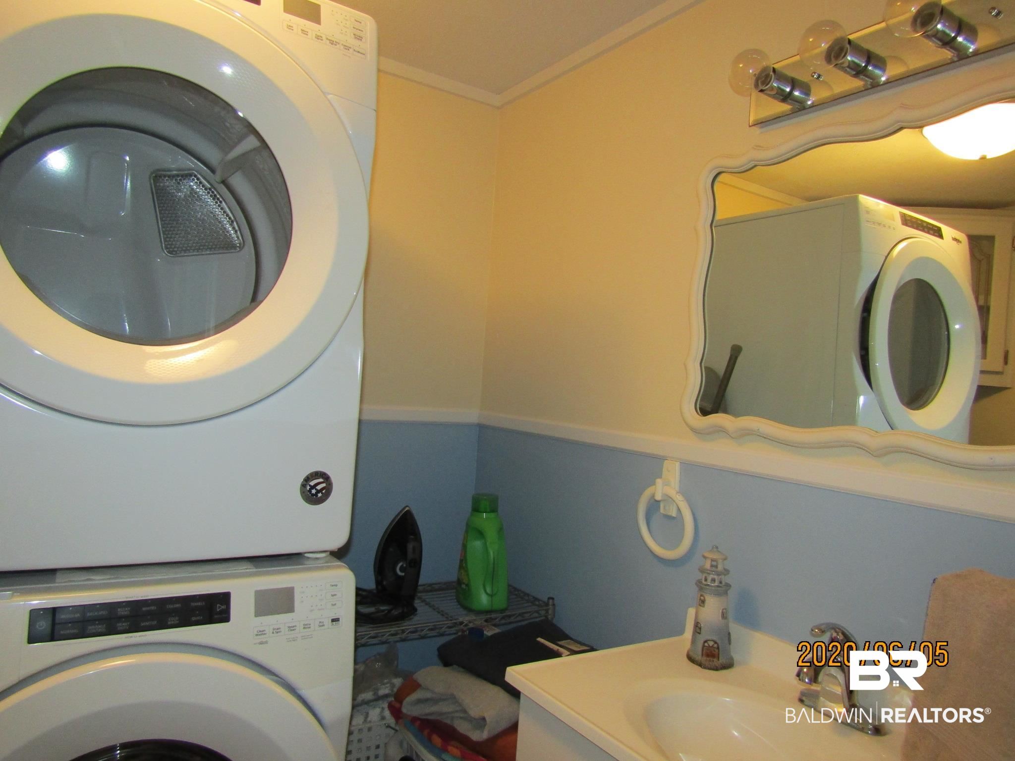 252 Defuniak Circle Lillian, AL 36549 - Photo 30 of 35 Laundry & Half Bath