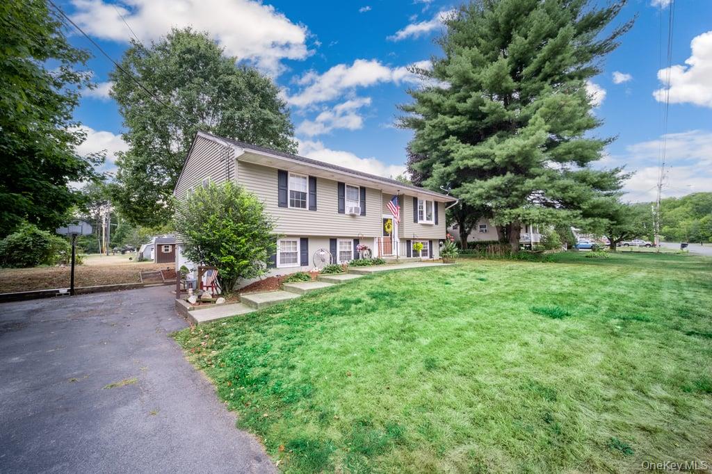 56 Riina Road Wurtsboro, NY 12790 - Photo 2 of 22 Gallery Image 2