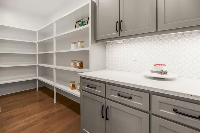 $775,000 | 25738 West 96th Street, Lenexa, KS 66227