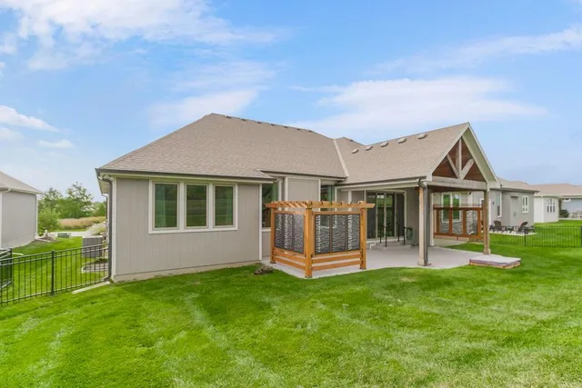 $775,000 | 25738 West 96th Street, Lenexa, KS 66227