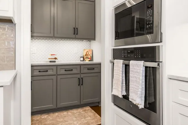 $775,000 | 25738 West 96th Street, Lenexa, KS 66227