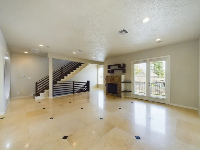 $3,550 | 2609 Lawrence Street, Houston, TX 77008