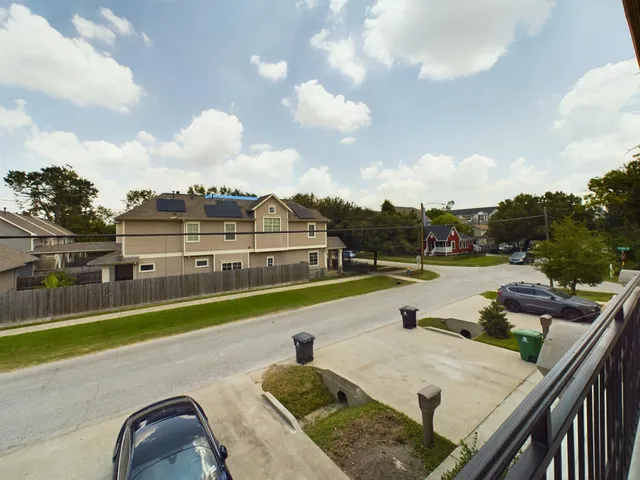 $3,550 | 2609 Lawrence Street, Houston, TX 77008