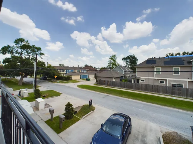 $3,550 | 2609 Lawrence Street, Houston, TX 77008