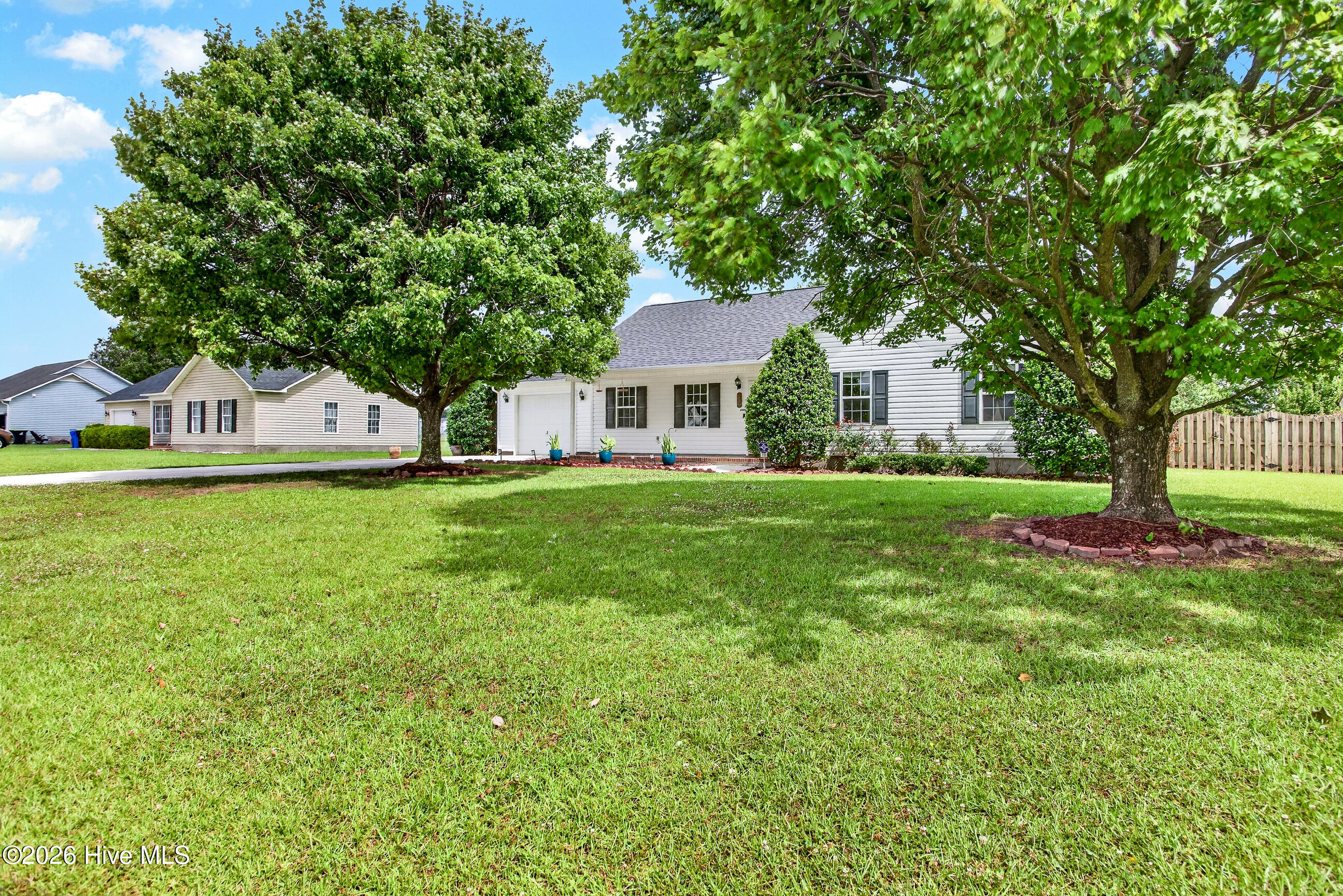 116 Annie Road Richlands, NC 28574 - Photo 2 of 33
