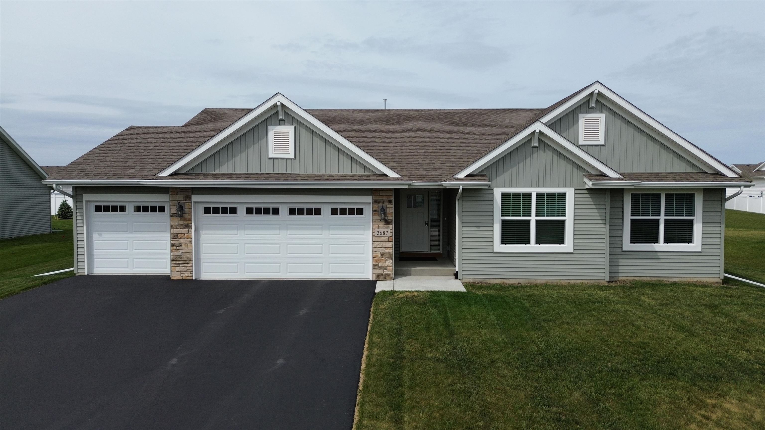3687 Cardinal Drive Beloit, WI 53511 - Photo 2 of 46