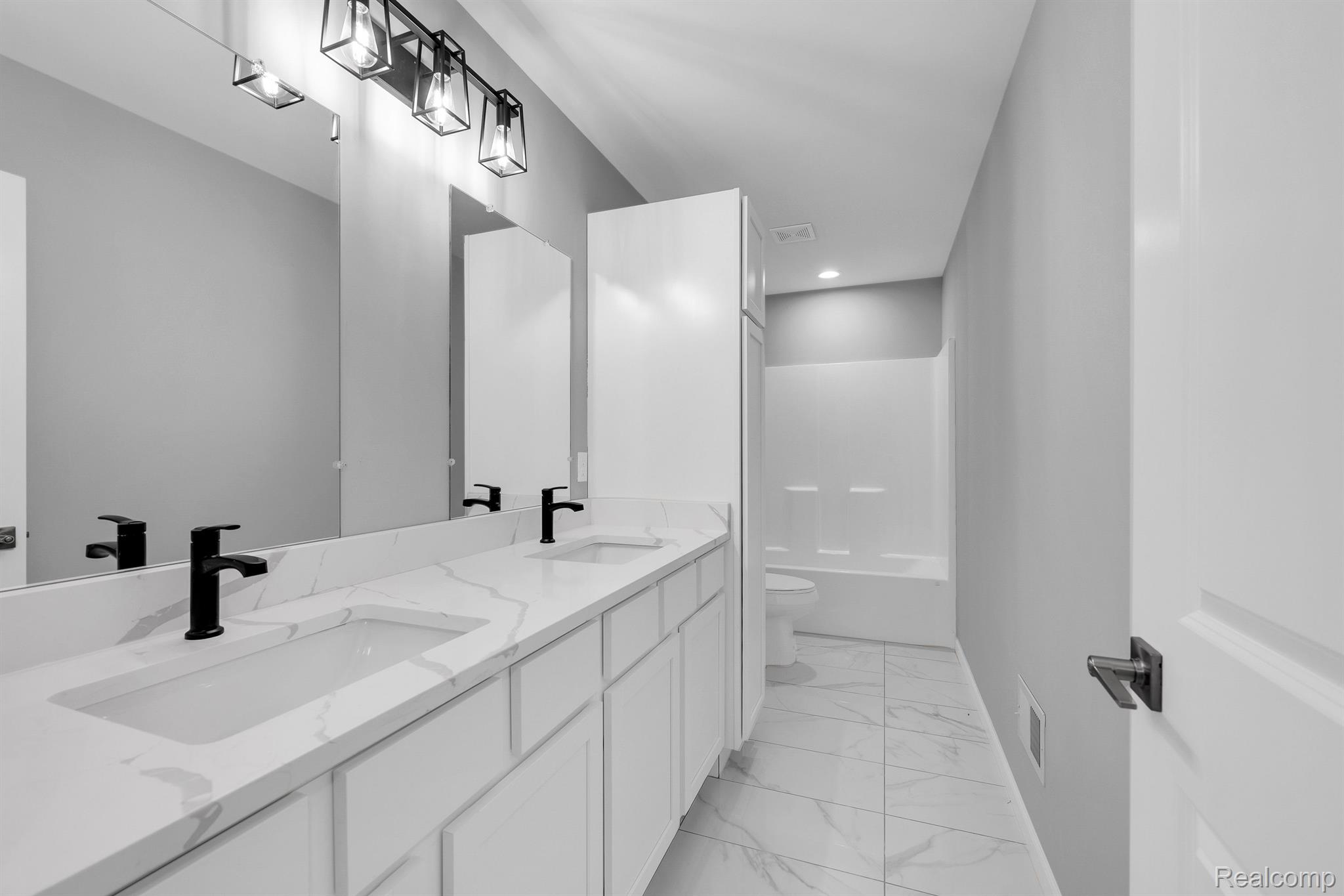16252 Catalpa Ridge Holly, MI 48442 - Photo 18 of 30 Gallery Image 18