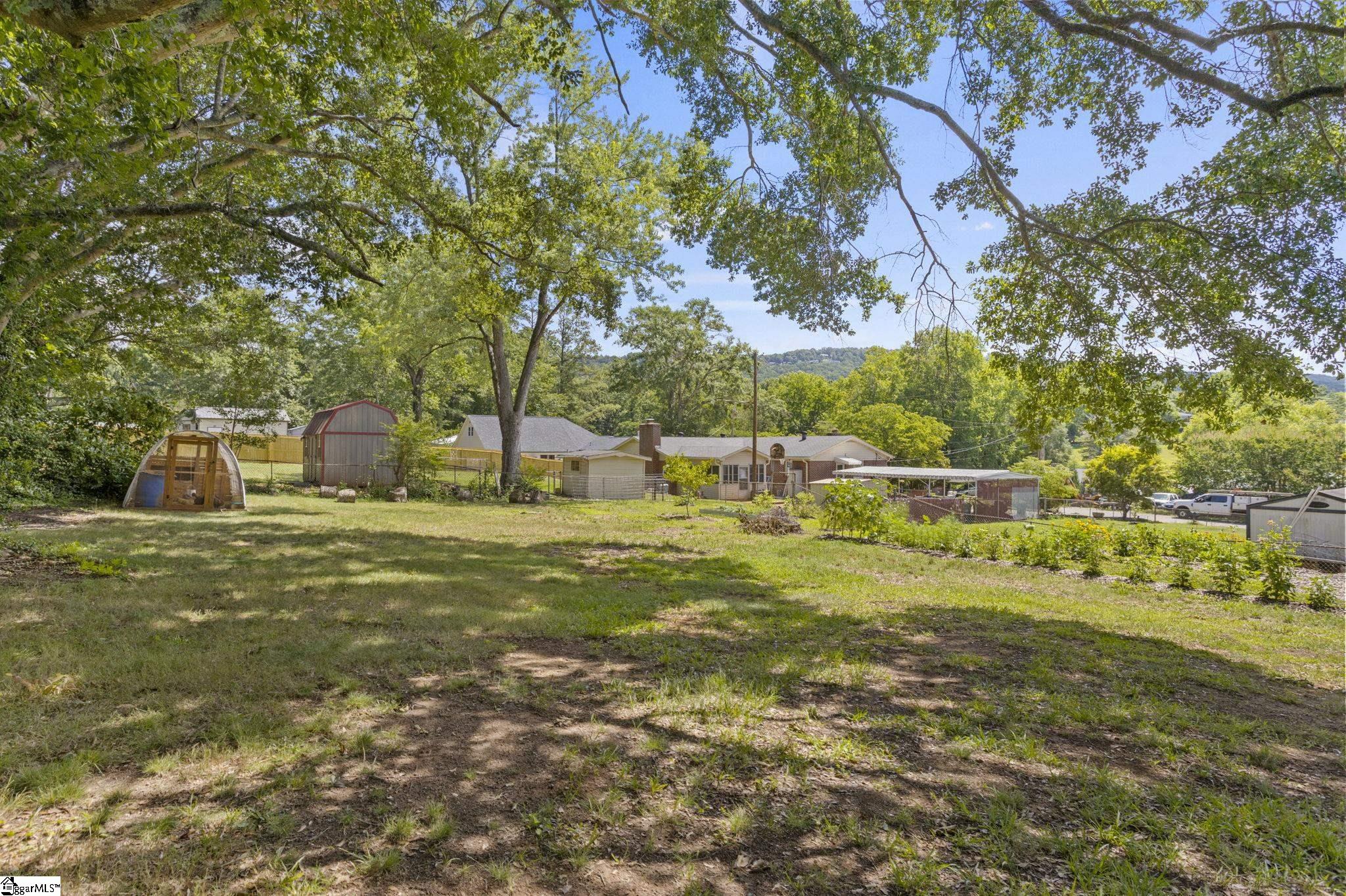 1902 Old Parker Road Greenville, SC 29609 - Photo 17 of 24