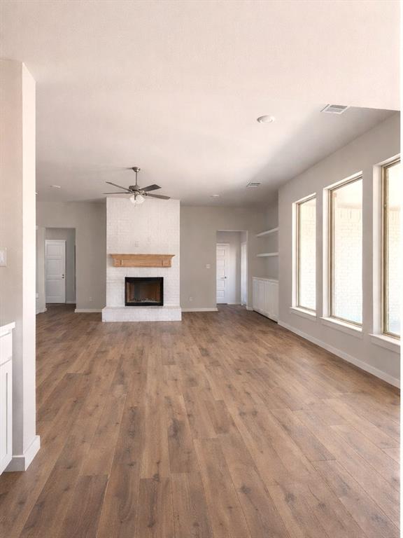 504 Clifton Court Springtown, TX 76082 - Photo 4 of 5