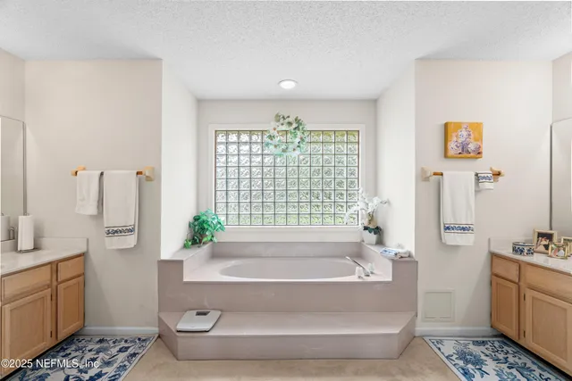 $359,900 | 10526 Pebble Beach Court, Jacksonville, FL 32222