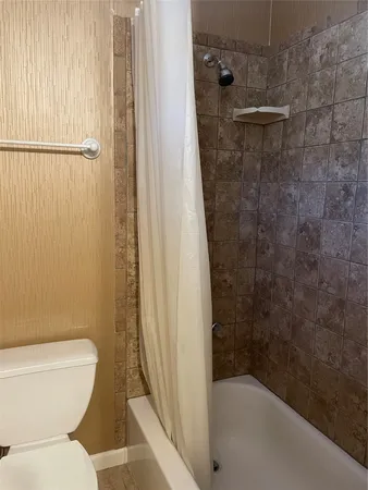 $1,600 | 302 Somerset, Conroe, TX 77316