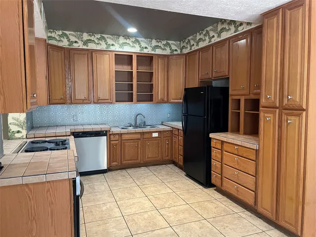 a view of an entryway with a door