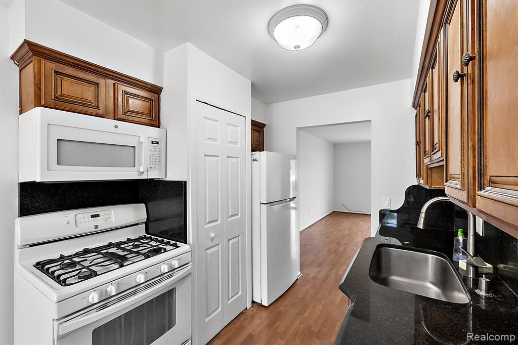 4260 15 Mile Road Sterling Heights, MI 48310 - Photo 15 of 28