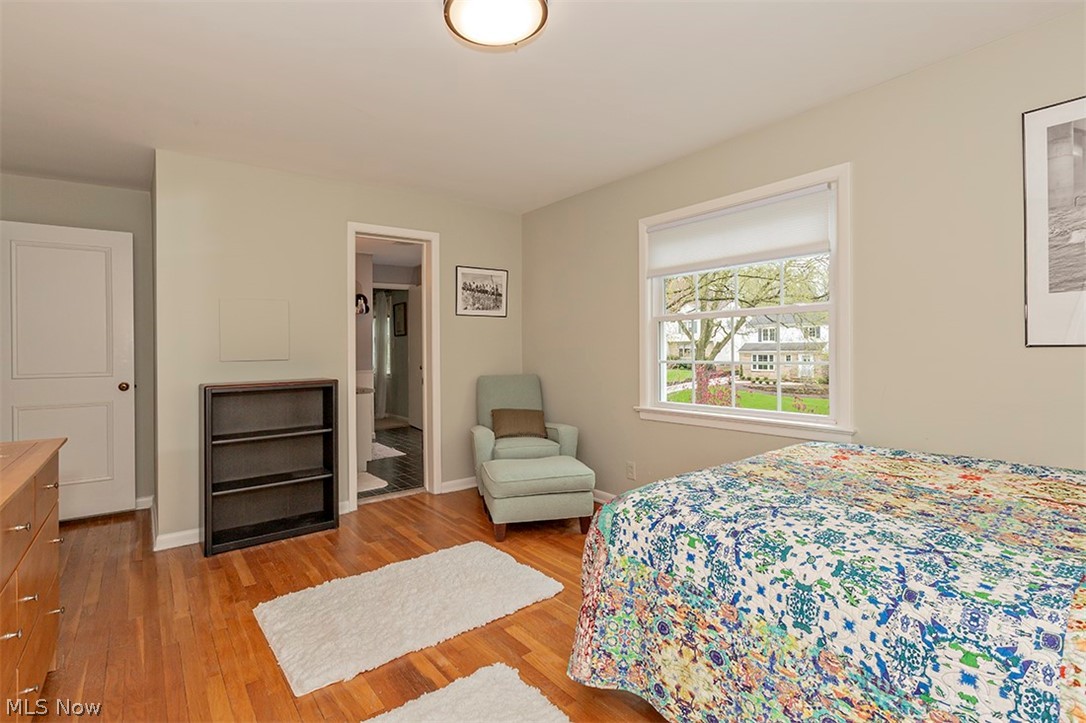 22511 Rye Road Beachwood, OH 44122 - Photo 15 of 25 Llight and bright rooms