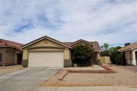 $1,995 | 1070 East Appaloosa Road, Gilbert, AZ 85296
