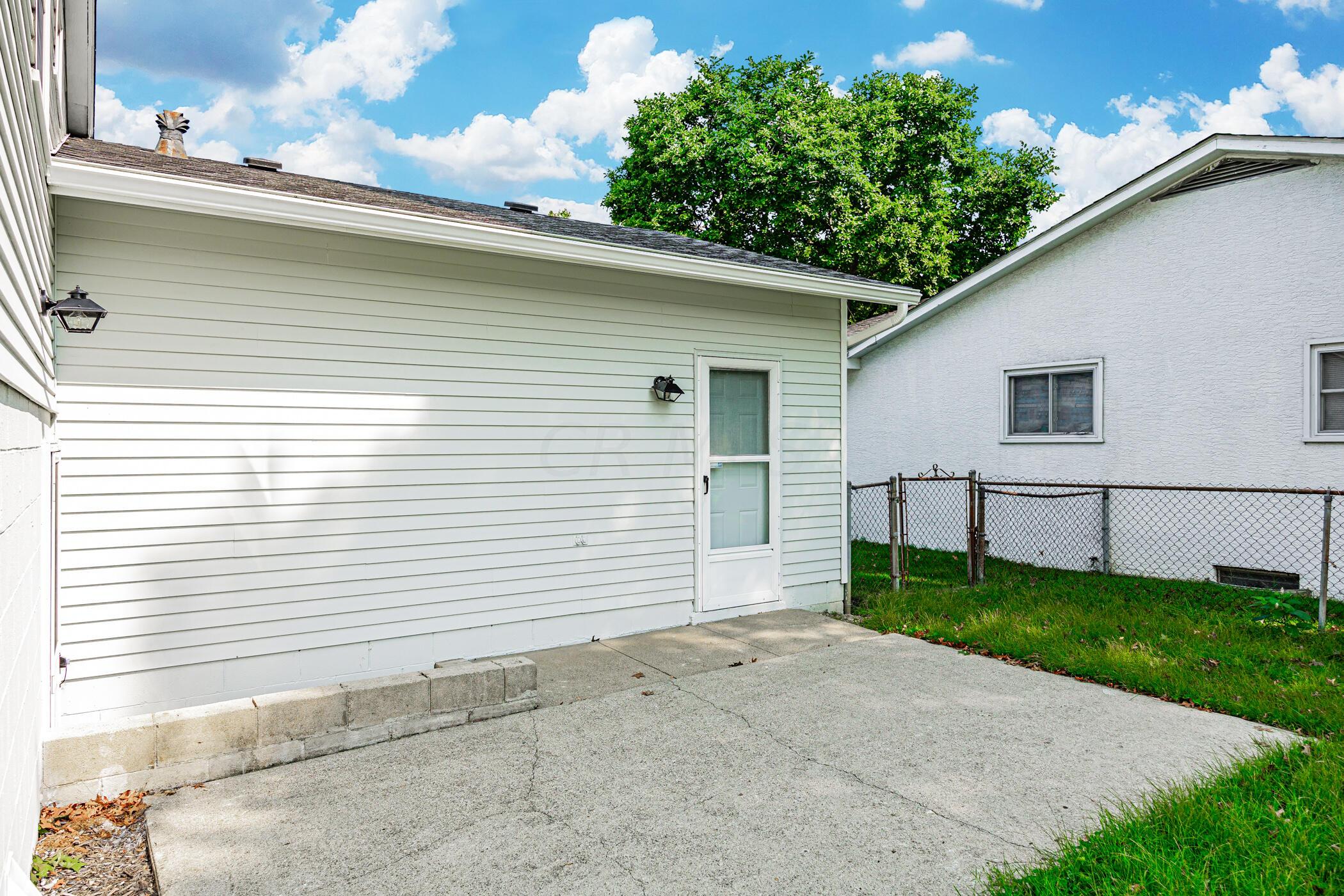1717 Norma Road Columbus, OH 43229 - Photo 19 of 58 1717 Norma Rd 011