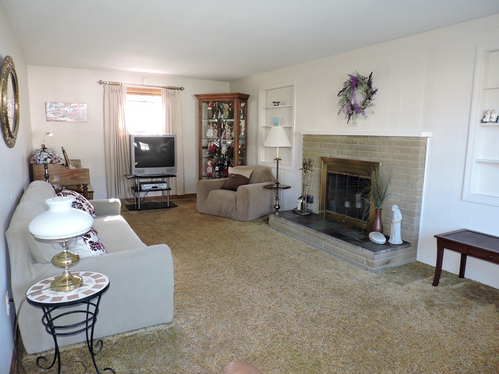 140 Clover Road Ludlow, MA 01056 - Photo 8 of 20 Gallery Image 8