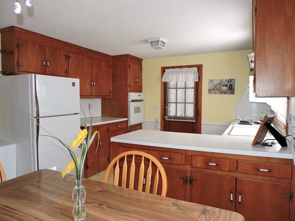 140 Clover Road Ludlow, MA 01056 - Photo 9 of 20 Gallery Image 9