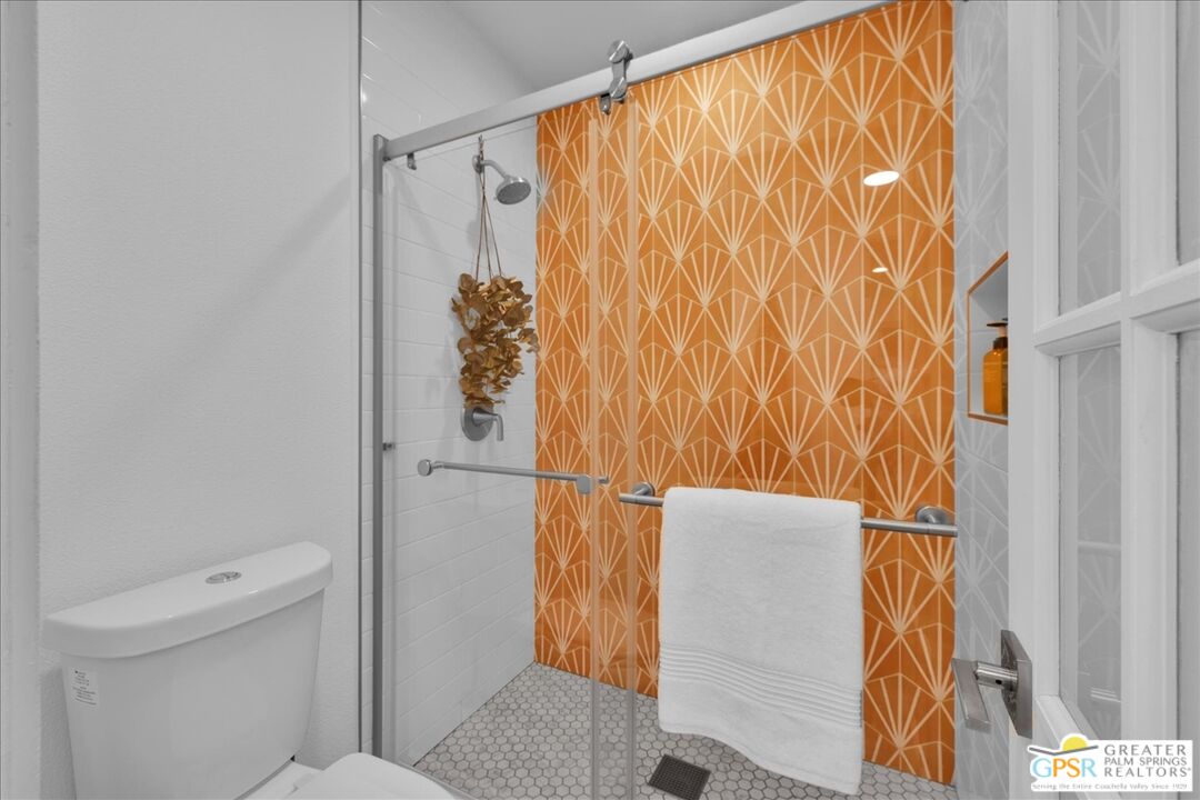 2210 East Powell Road Palm Springs, CA 92262 - Photo 32 of 71 a bathroom with a shower and a toilet