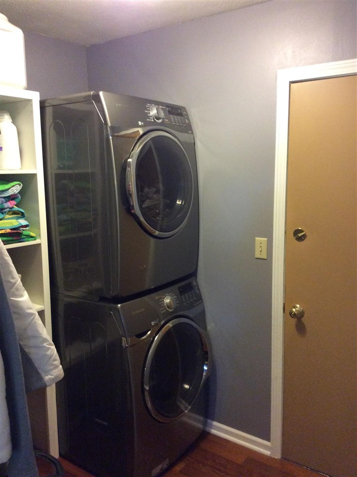 7169 Sentinel Road Rockford, IL 61107 - Photo 12 of 25 a utility room with dryer and washer