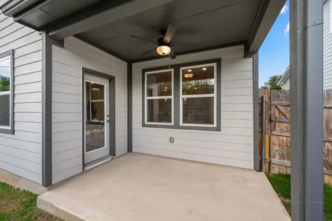 a view of an entryway of the house