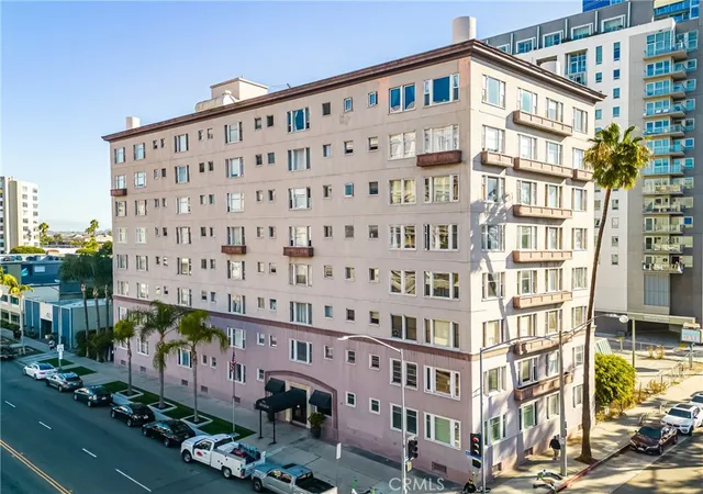 $499,000 | 10 Atlantic Way, Long Beach, CA 90802