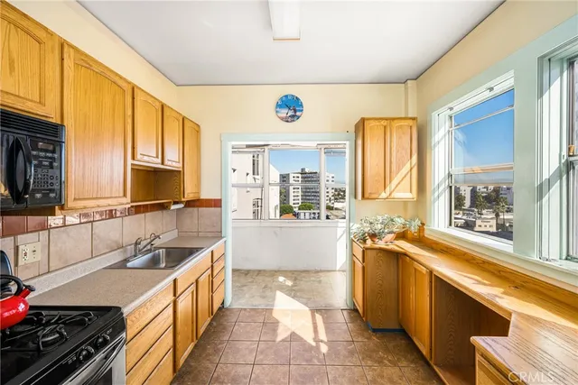 $499,000 | 10 Atlantic Way, Long Beach, CA 90802