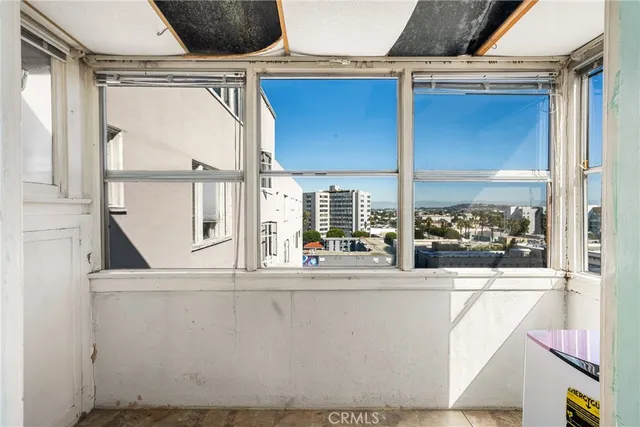 $499,000 | 10 Atlantic Way, Long Beach, CA 90802