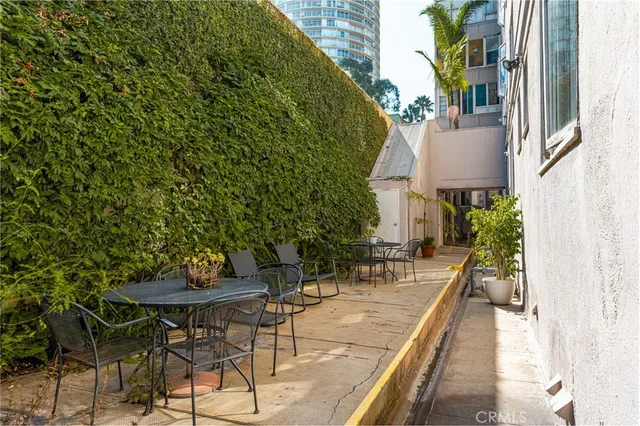 $499,000 | 10 Atlantic Way, Long Beach, CA 90802