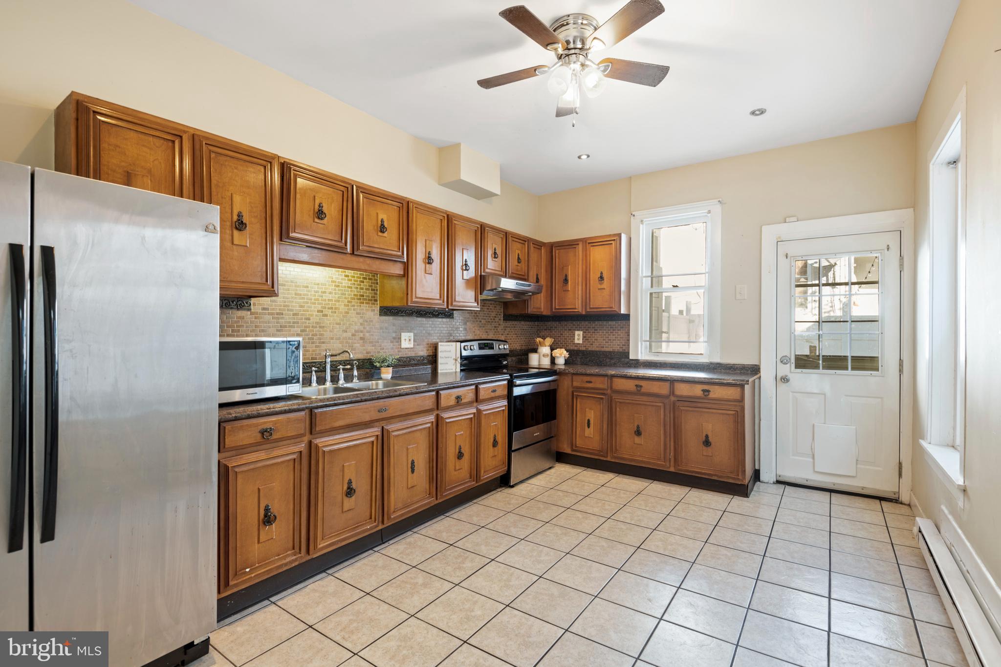 431 Spring Street Reading, PA 19601 - Photo 8 of 28 Gallery Image 8