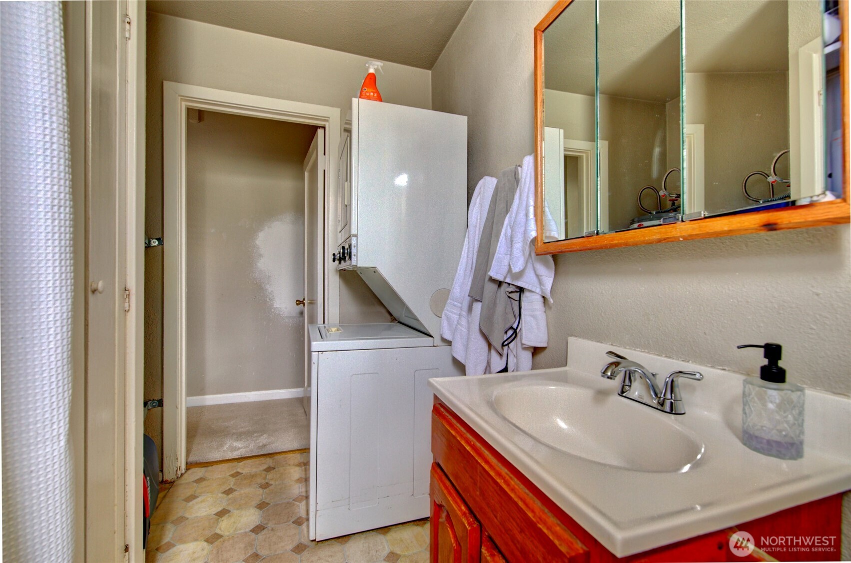 1018 Wall Street Everett, WA 98201 - Photo 16 of 20 a bathroom with a sink and mirror