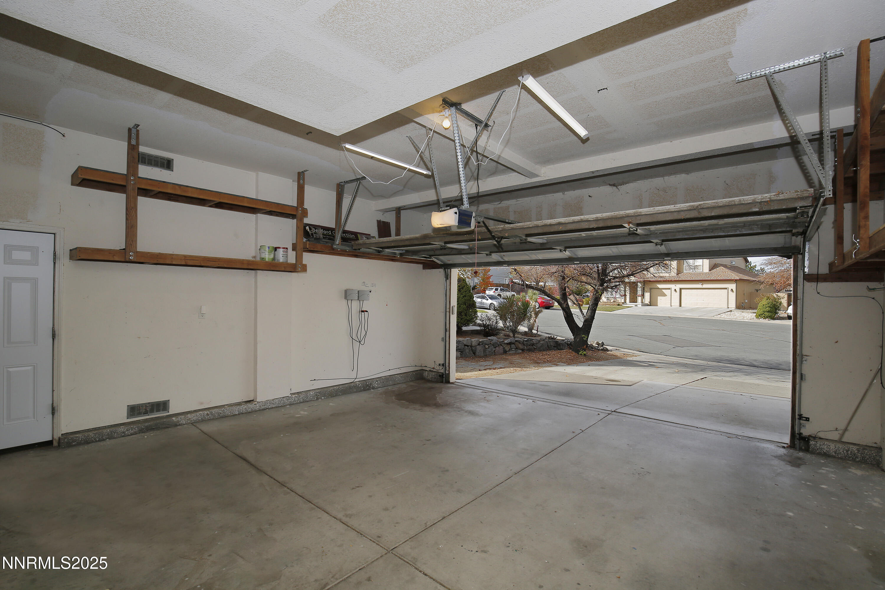 20 Tanea Court Reno, NV 89511 - Photo 28 of 32 ygarage1