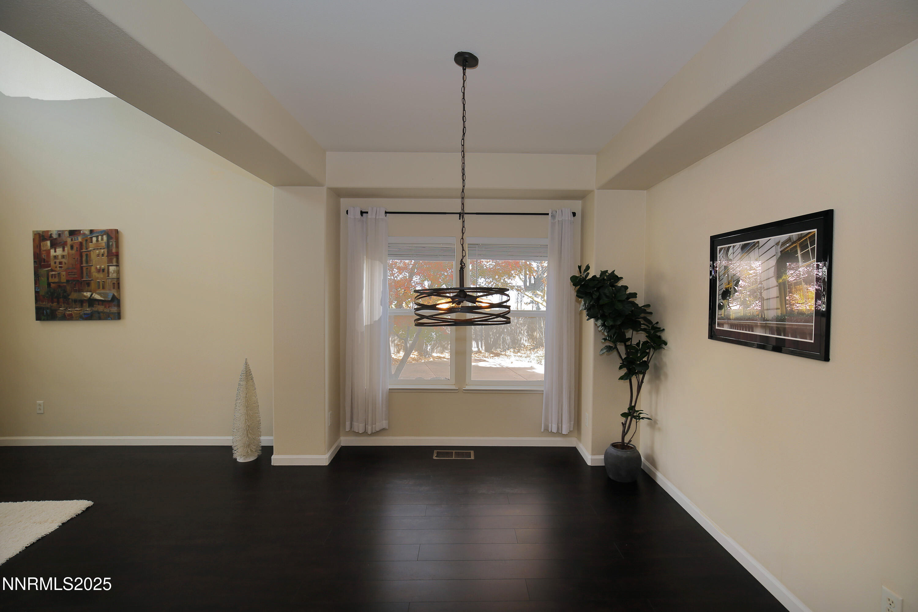 20 Tanea Court Reno, NV 89511 - Photo 9 of 32 dining area