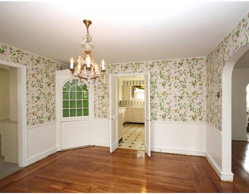 1 King Philip Road Newport, RI 02840 - Photo 3 of 12 Dining Room.