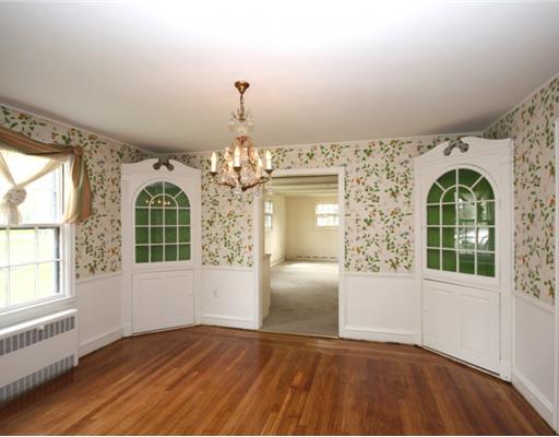 1 King Philip Road Newport, RI 02840 - Photo 4 of 12 Dining Room.