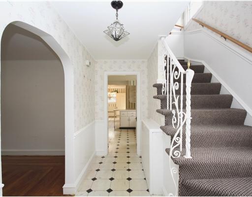 1 King Philip Road Newport, RI 02840 - Photo 5 of 12 Other. Entry Foyer