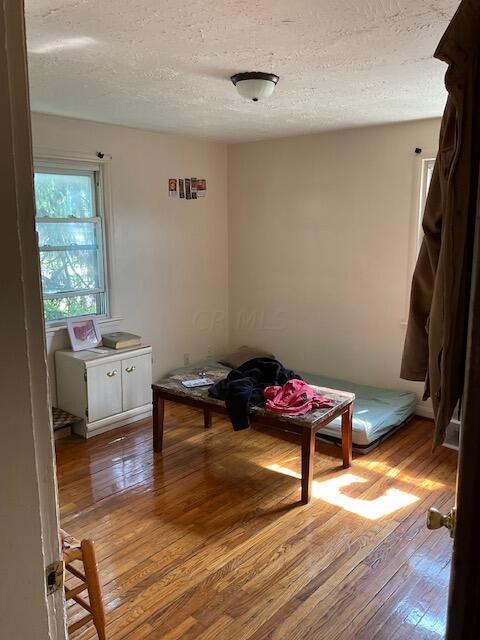 1045 South James Road Columbus, OH 43227 - Photo 3 of 7 james 1