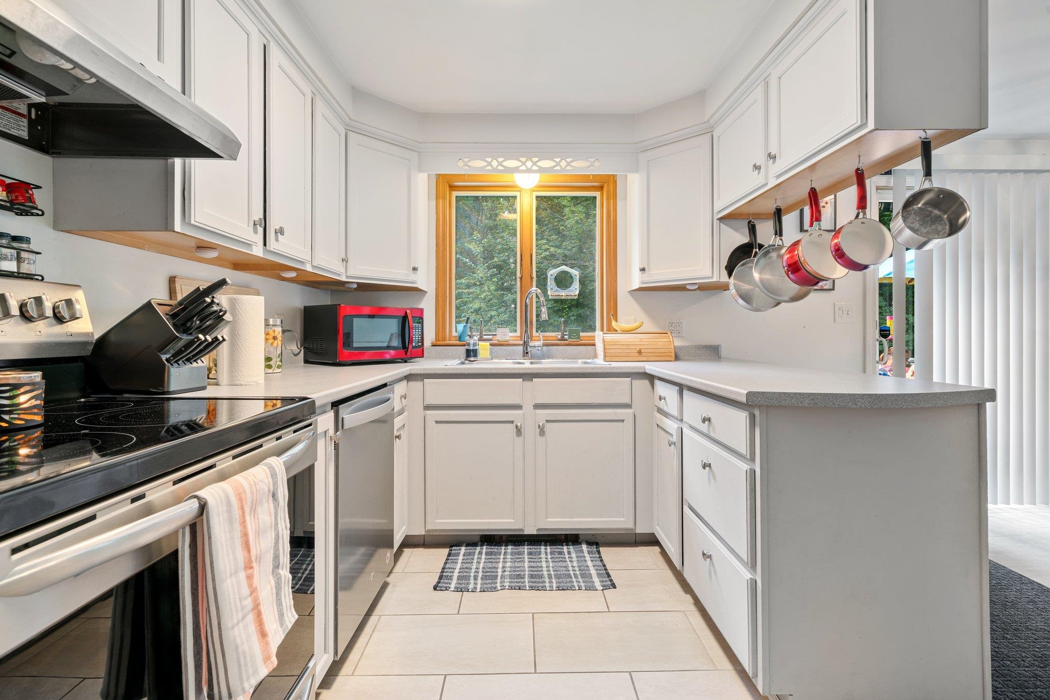 16 Symonds Road Hillsborough, NH 03244 - Photo 8 of 28