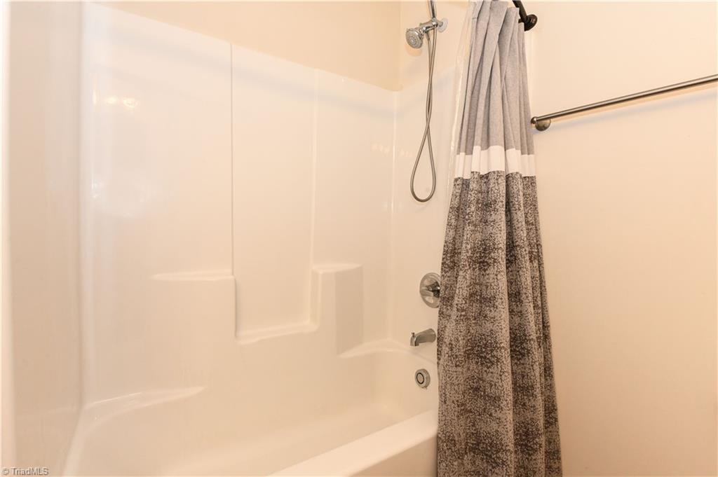 3203 Loftyview Drive High Point, NC 27260 - Photo 27 of 31