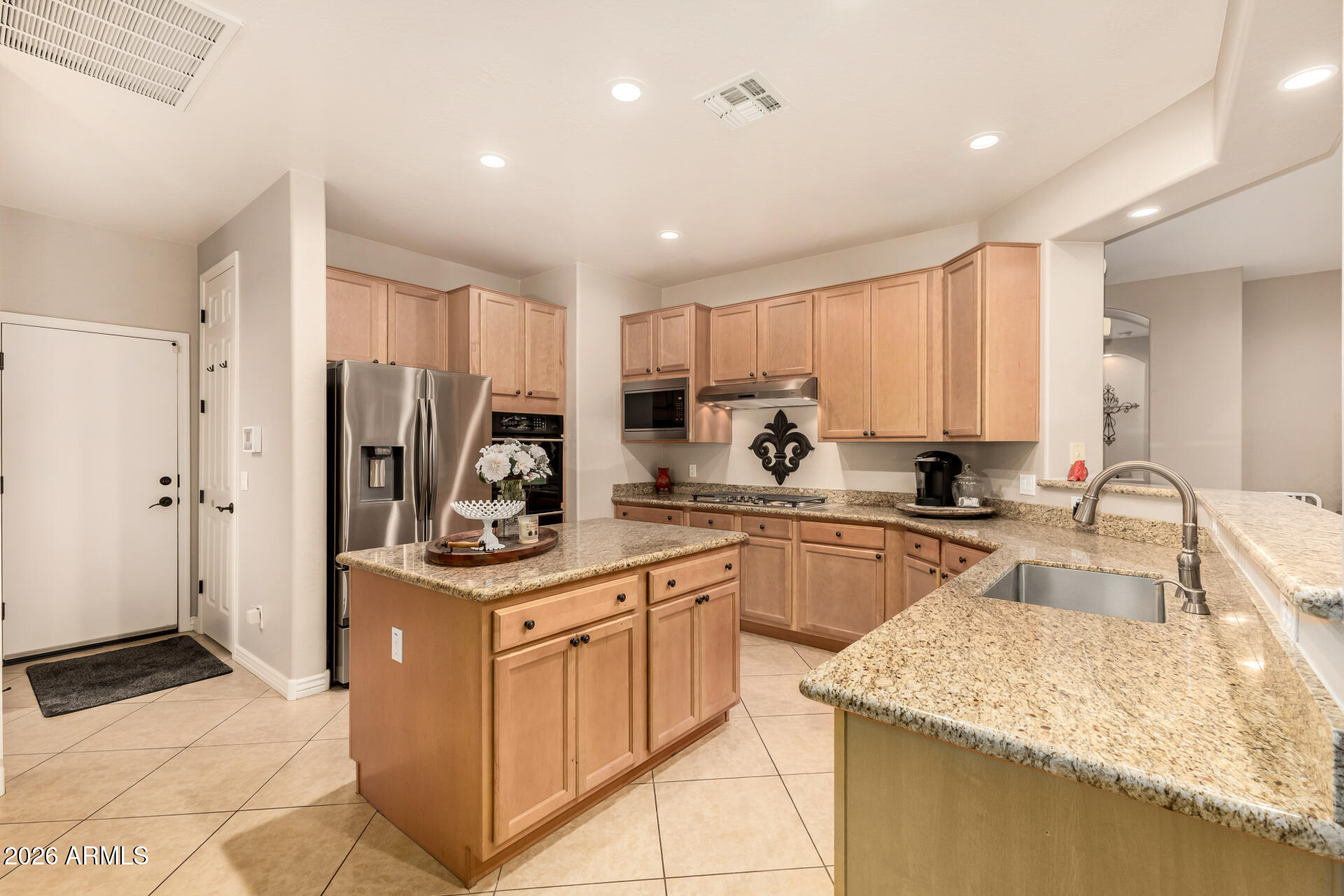 15313 West Roma Avenue Goodyear, AZ 85395 - Photo 14 of 37 Kitchen
