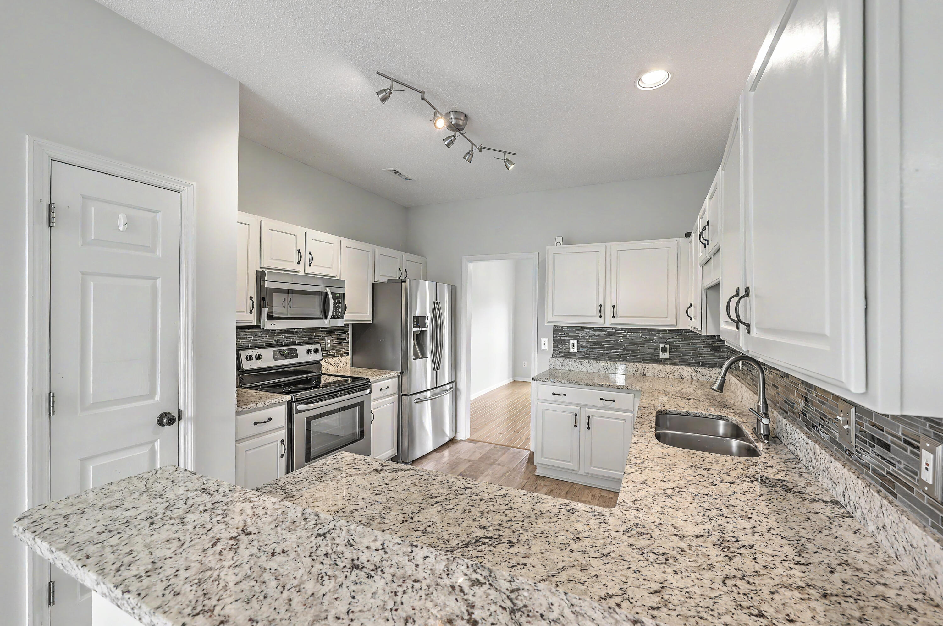 5063 Weatherstone Road Charleston, SC 29414 - Photo 32 of 59 5063 Weatherstone10_1_2_3_4_5_6
