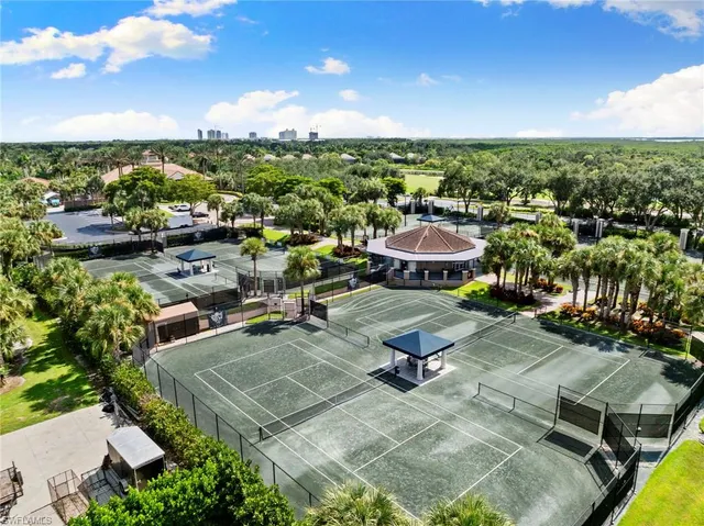 a view of an outdoor space