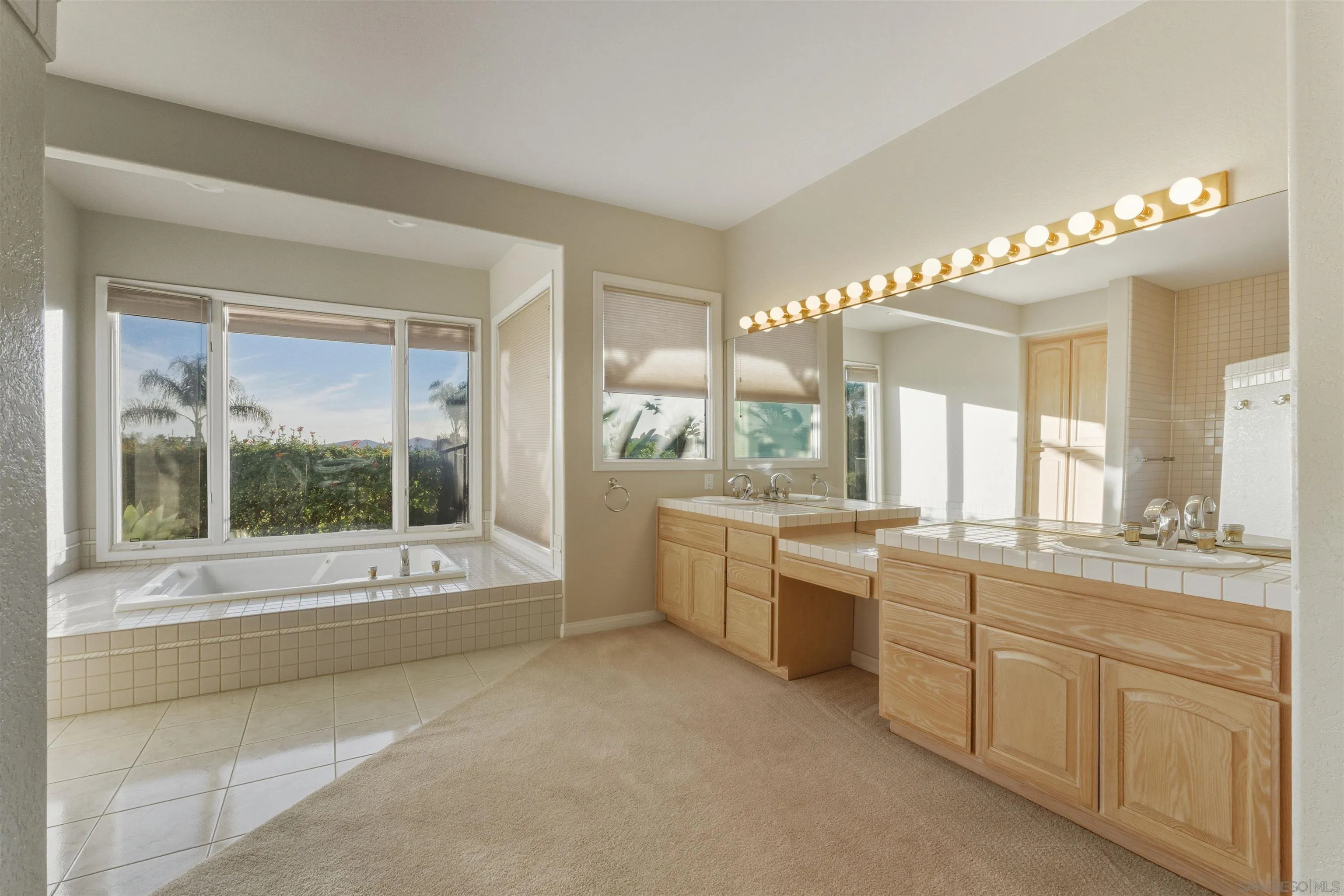 2464 Canyon Creek Road Escondido, CA 92025 - Photo 23 of 42
