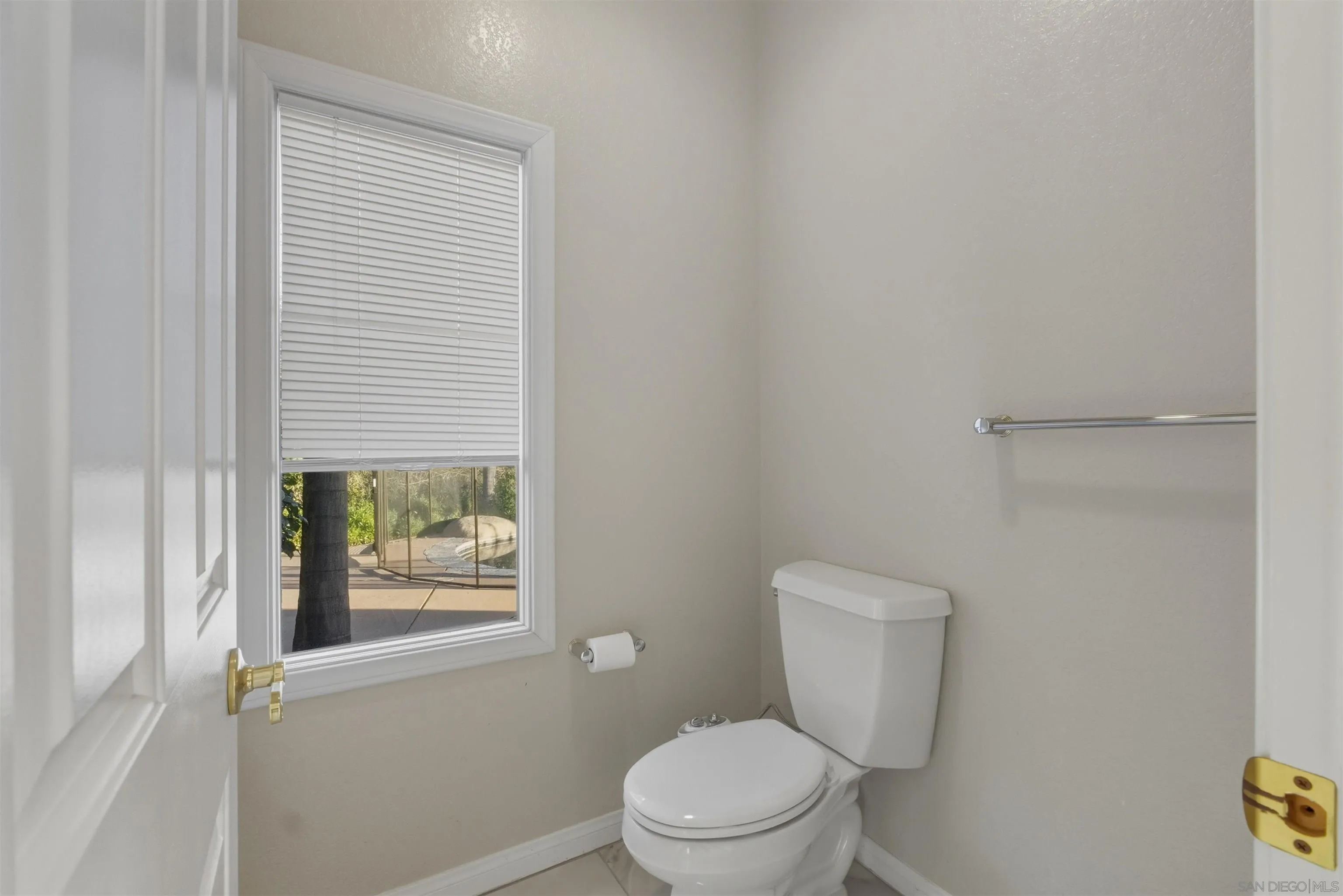 2464 Canyon Creek Road Escondido, CA 92025 - Photo 27 of 42