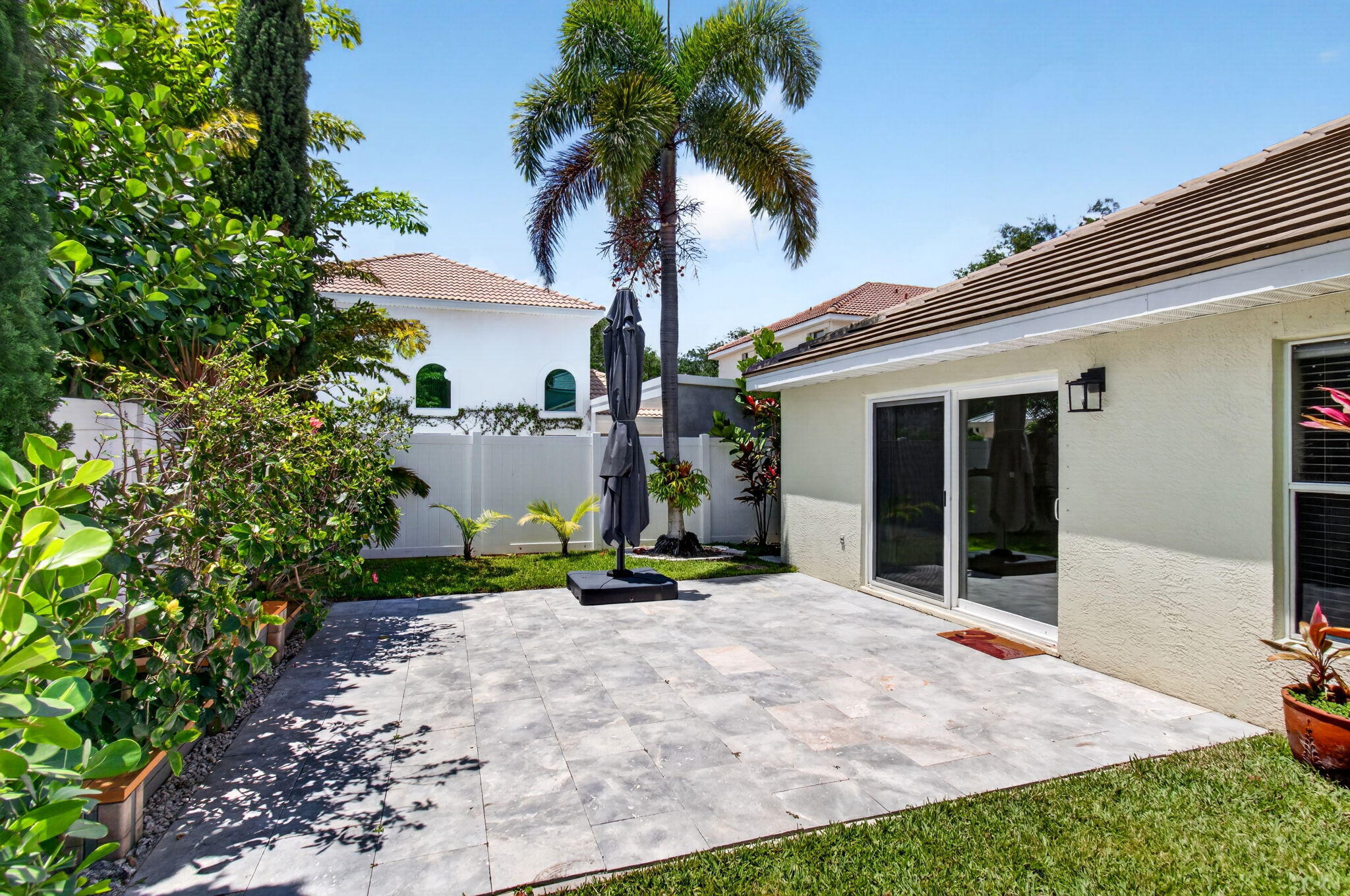1142 Canoe Point Delray Beach, FL 33444 - Photo 49 of 68 Back porch